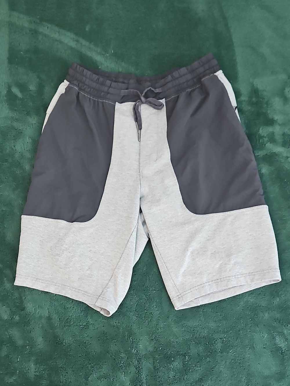 Lululemon Men's Two-Tone Grey Athletic Shorts M